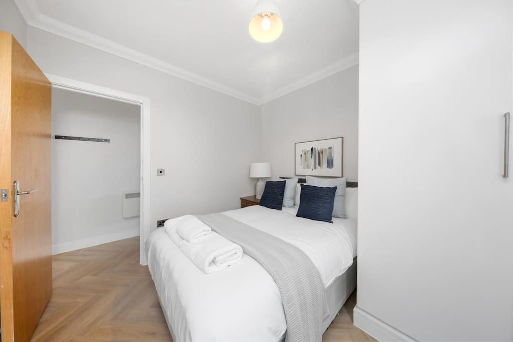 Pleasing 2Bed Flat 10Min To Wimbledon Tennis Court لندن المظهر الخارجي الصورة
