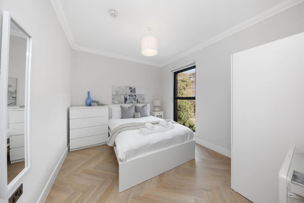 Pleasing 2Bed Flat 10Min To Wimbledon Tennis Court لندن المظهر الخارجي الصورة