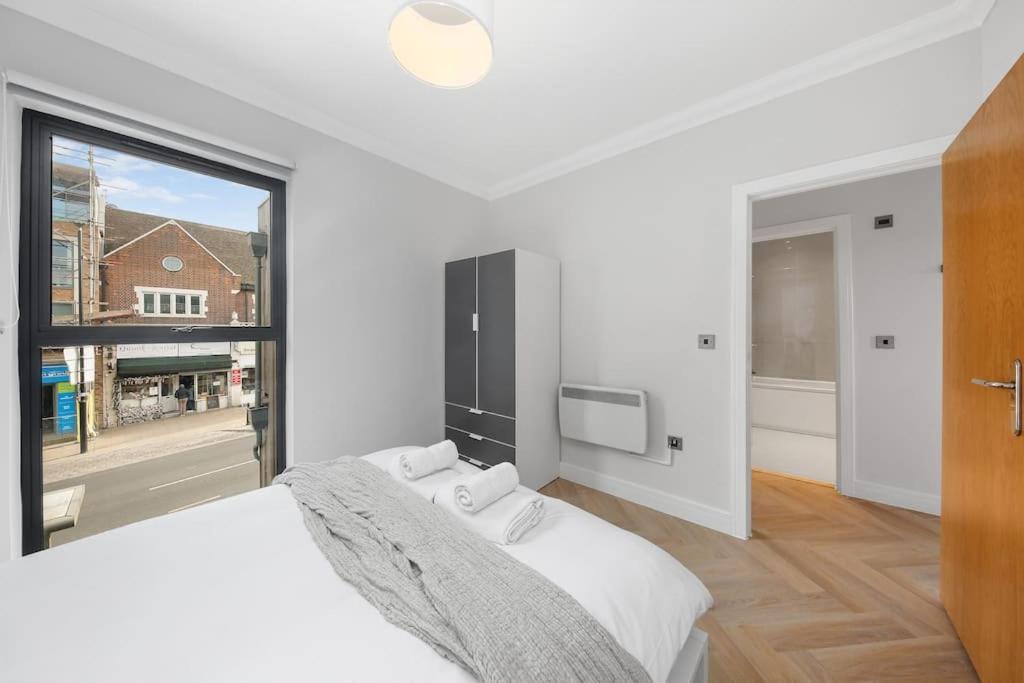 Pleasing 2Bed Flat 10Min To Wimbledon Tennis Court لندن المظهر الخارجي الصورة