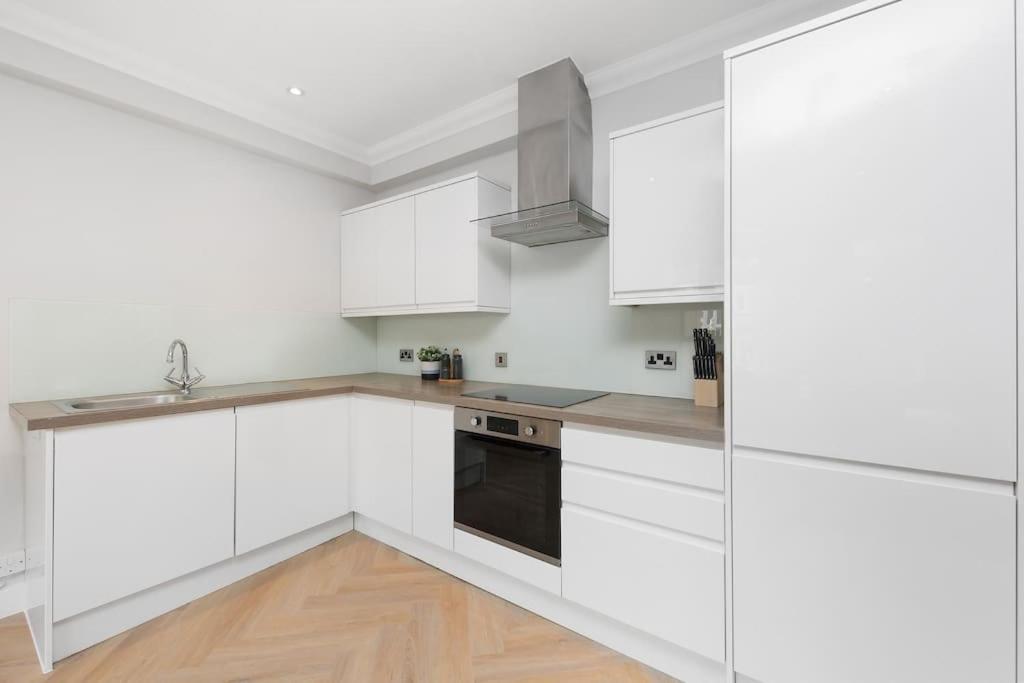 Pleasing 2Bed Flat 10Min To Wimbledon Tennis Court لندن المظهر الخارجي الصورة