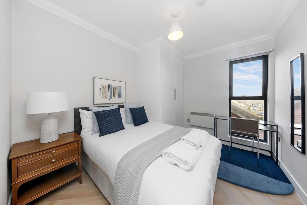 Pleasing 2Bed Flat 10Min To Wimbledon Tennis Court لندن المظهر الخارجي الصورة